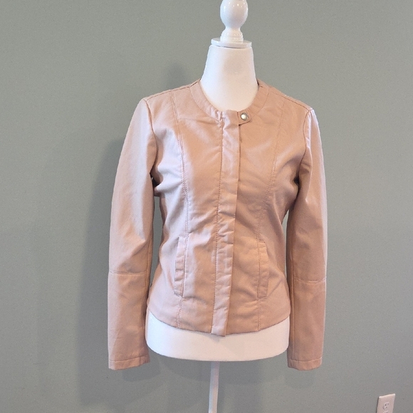 Therapy Cream Faux Leather Jacket Slim Fit Round Neck Women's Size Medium - Picture 2 of 12